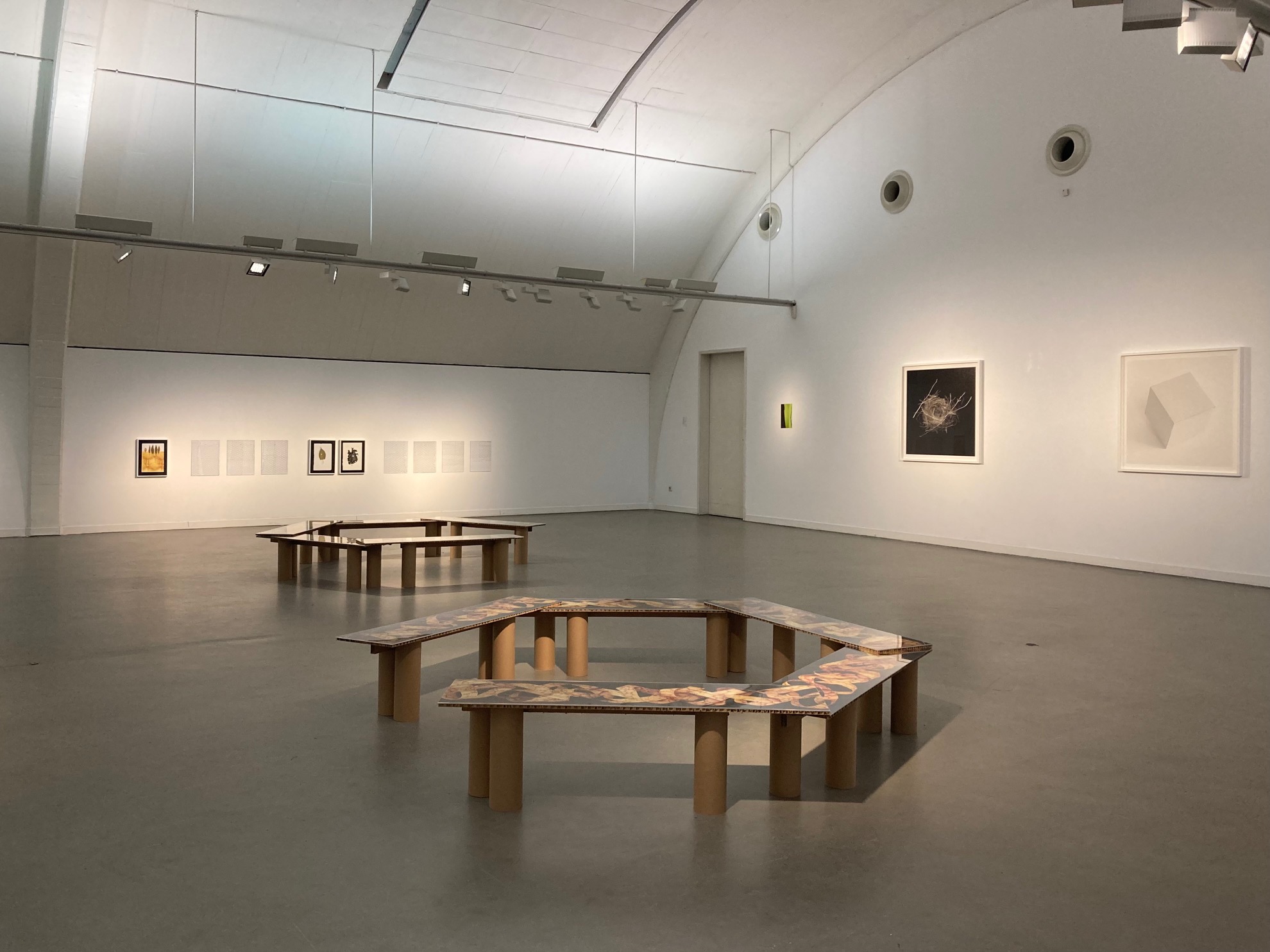 Gisela Bullacher: circum.ringsum, Ausstellungsansicht in der Freien Akademie der Künste Hamburg, 2021.