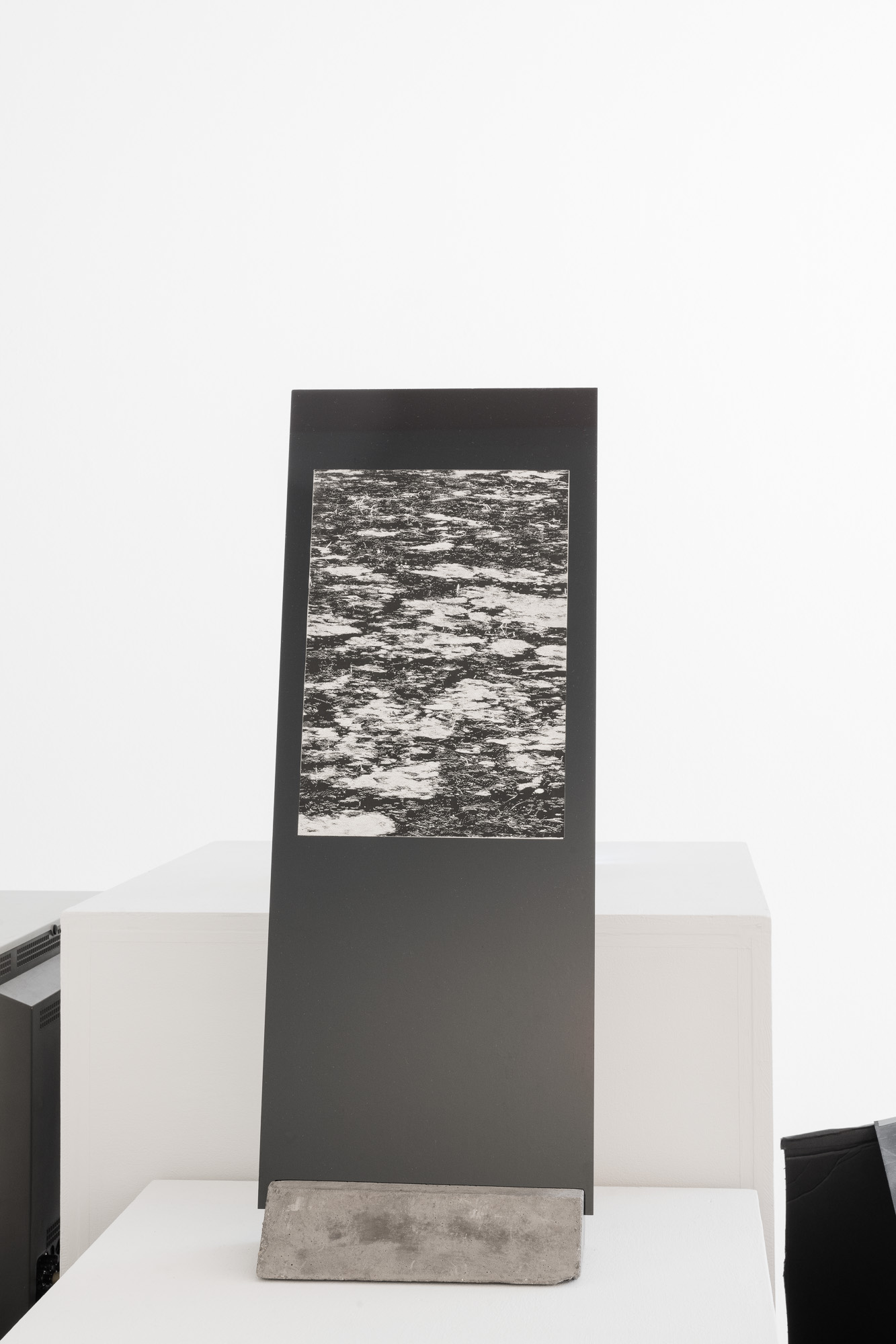 Anna Traskaliková: Bildermaschine (Detail), 2022. Installationsansicht im Kunstmuseum Ahlen. Fotografie: Samuel Solazzo.